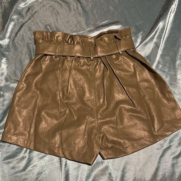 Olive green tie waist leather shorts - Picture 3 of 3